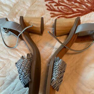 FRANCO SARTA RAFFIA BLUE SANDALS WITH WOOD HEELS SZ 9 NWOT